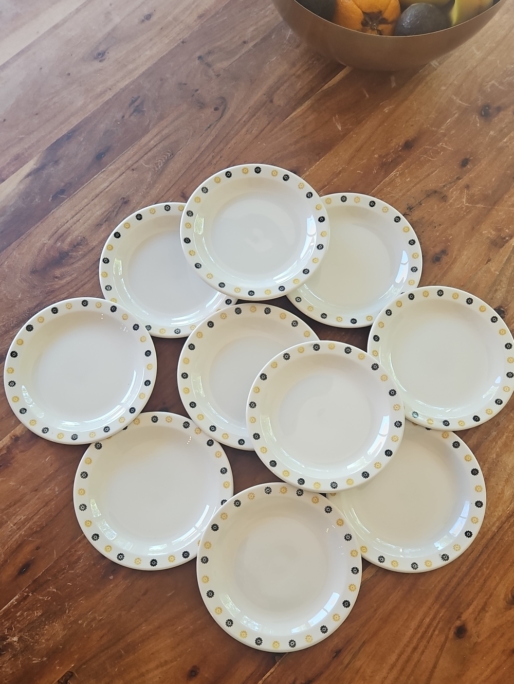 Homer Laughlin Vintage Daisy Mid Century Plates Set Of 9
